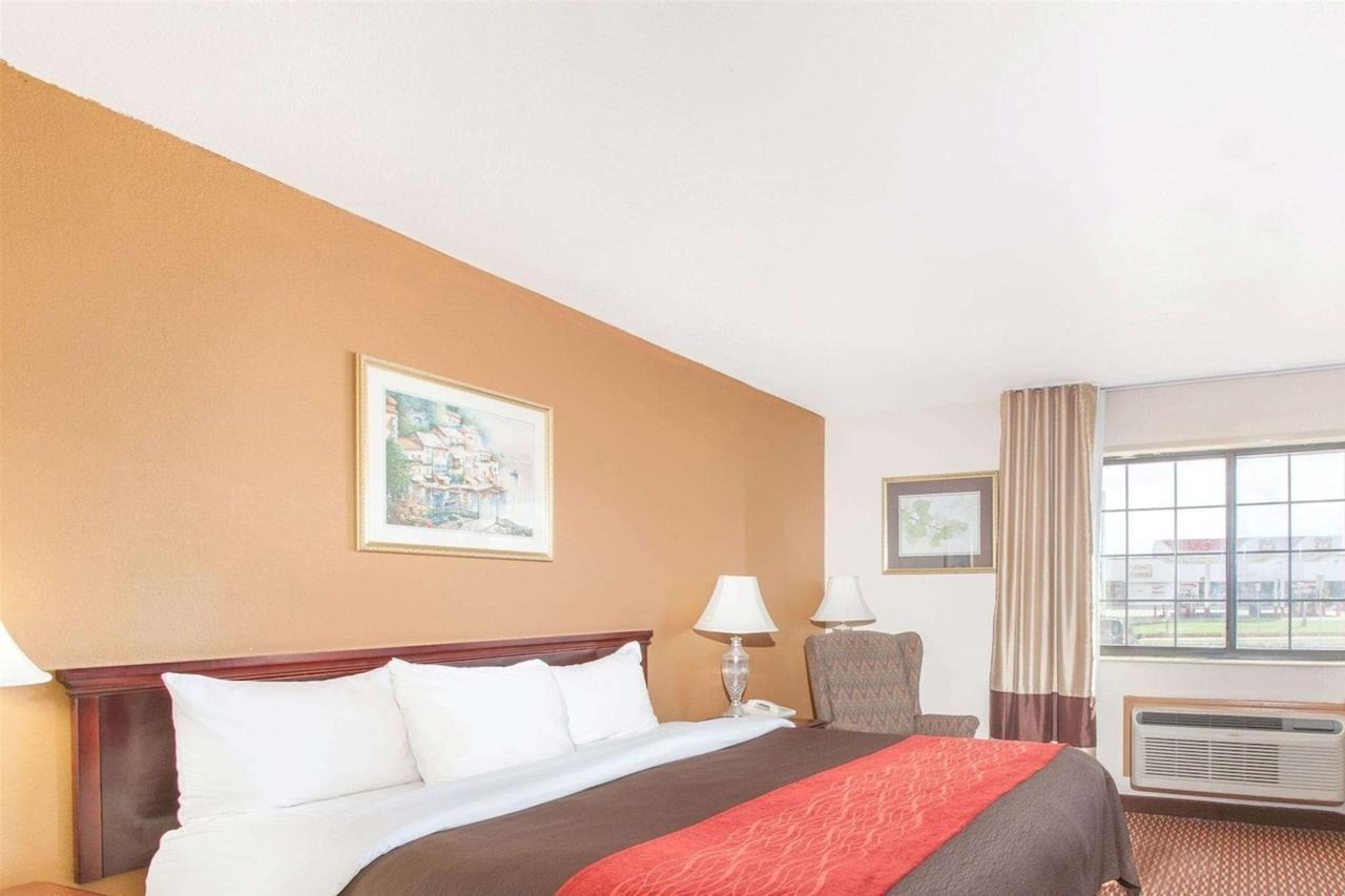 Quality & Oklahoma City North Hotel 2*